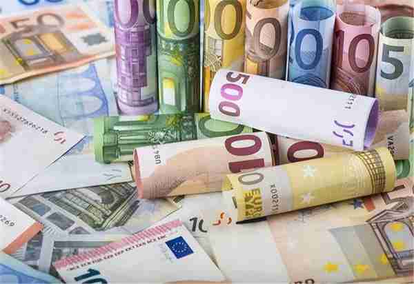 货币支付排名：美元41.38%，欧元36.12%，人民币呢？释放什么信号